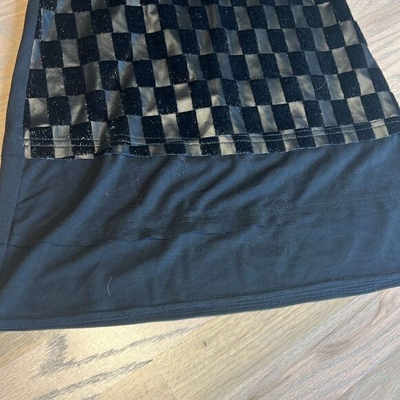 Girls Black Faux Leather and Fur Checkered Dress Size 8 - Picture 4 of 6